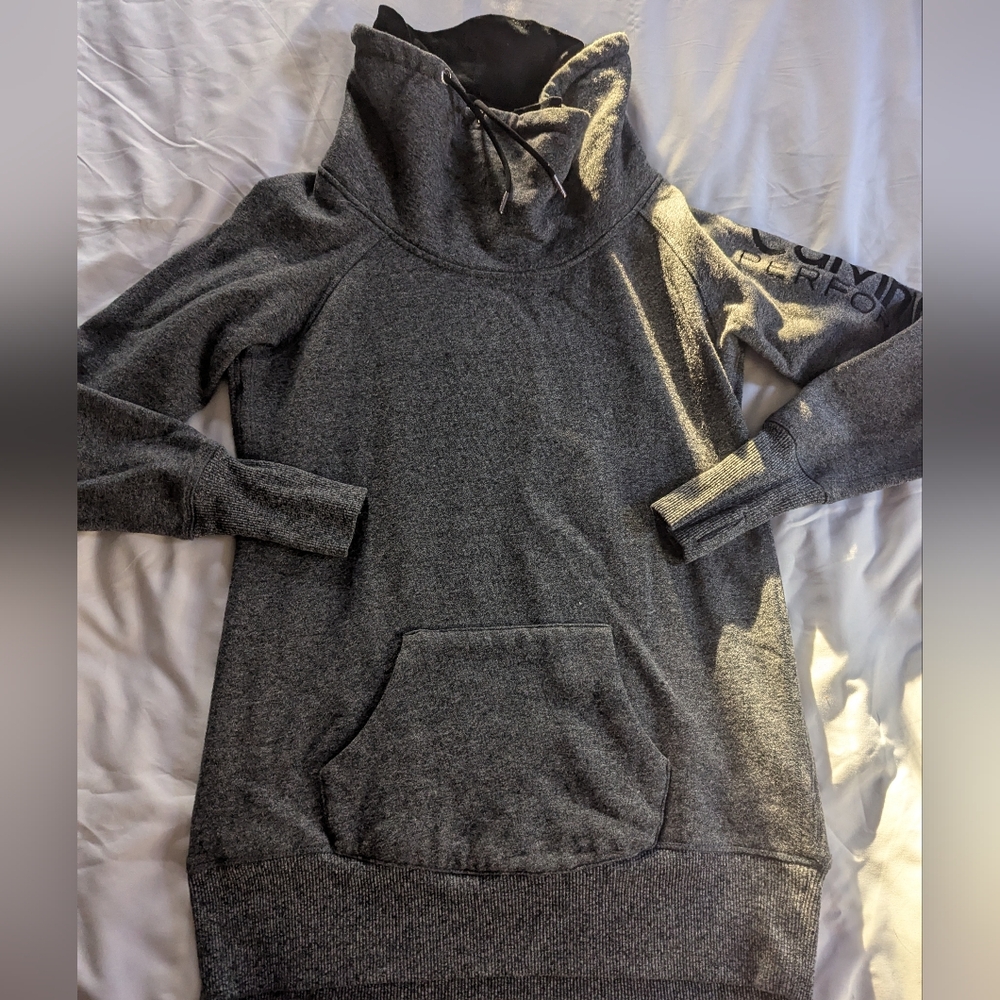 Calvin Klein Men's Medium Gray Long Sleeve Cowl Neck Sweatshirt with Pocket